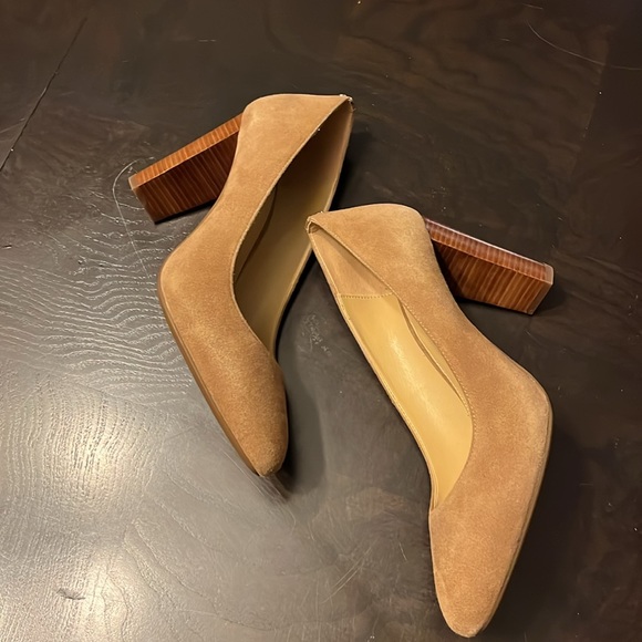 3/$30 Michael Kors Women’s Round toe Pumps - Picture 2 of 5